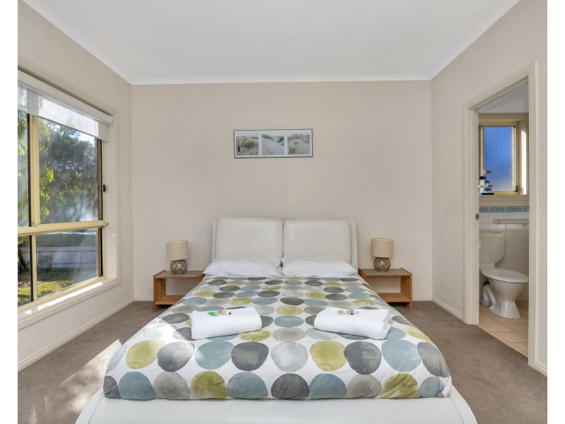 4 Seaborne Avenue, Port Willunga SA 5173