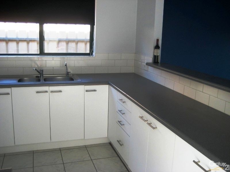 2/1-5 Englewood Close, Seaford Rise SA 5169