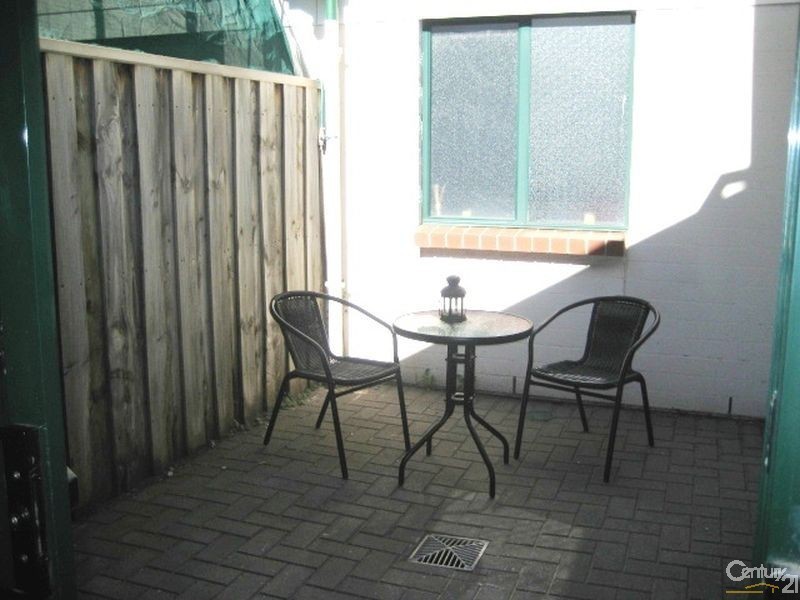 2/1-5 Englewood Close, Seaford Rise SA 5169