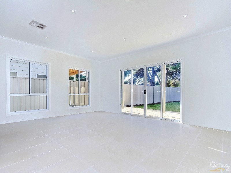 11 Hamilton Road, Aldinga Beach SA 5173