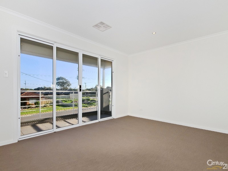 11 Hamilton Road, Aldinga Beach SA 5173