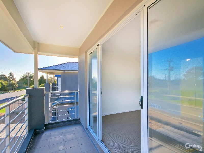11 Hamilton Road, Aldinga Beach SA 5173