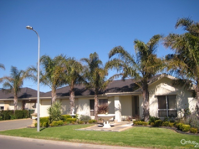 9 Barracoota Crescent, Aldinga Beach SA 5173
