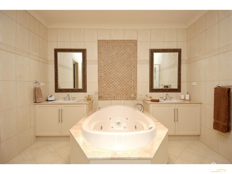 8 Riviera Road, Sellicks Beach SA 5174