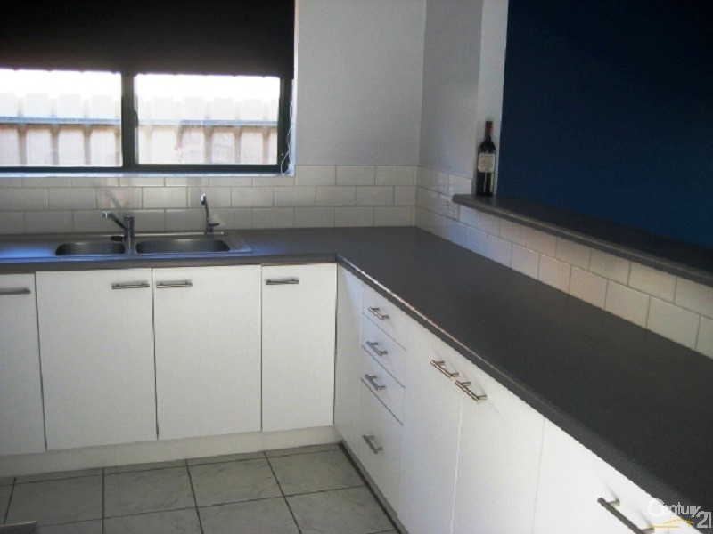 2/1-5 Englewood Close, Seaford Rise SA 5169