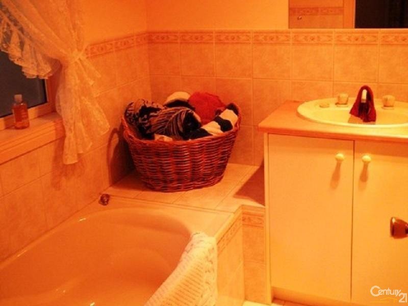 9 Aubrey Drive, Willunga SA 5172