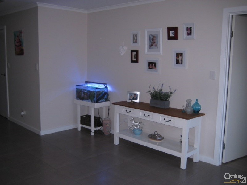 24 Grey Box Avenue, Noarlunga Centre SA 5168