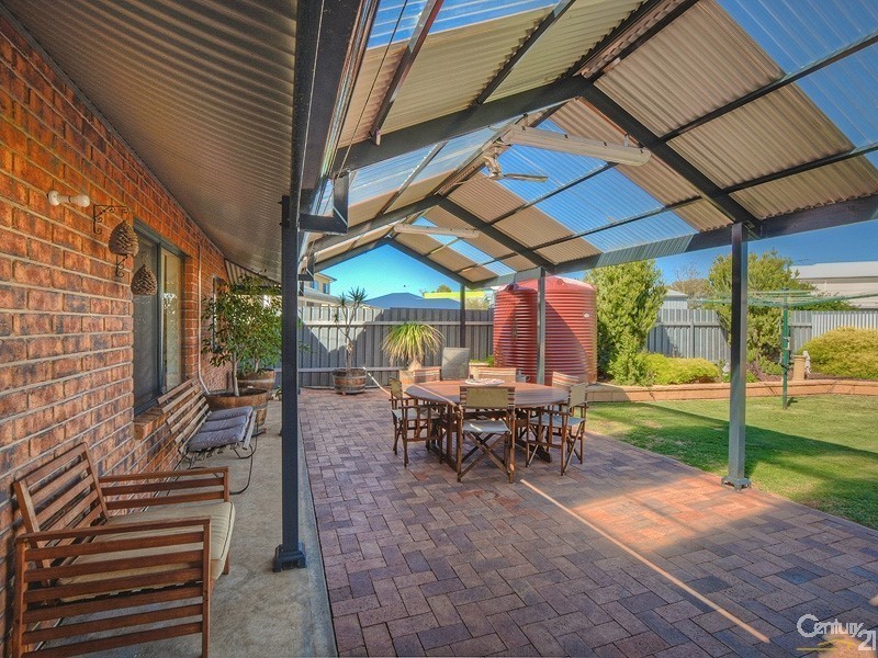 10 Harvey Crescent, Aldinga Beach SA 5173