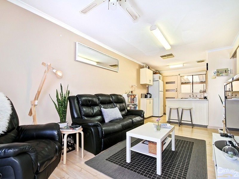 2/9 Quinliven Road, Port Willunga SA 5173