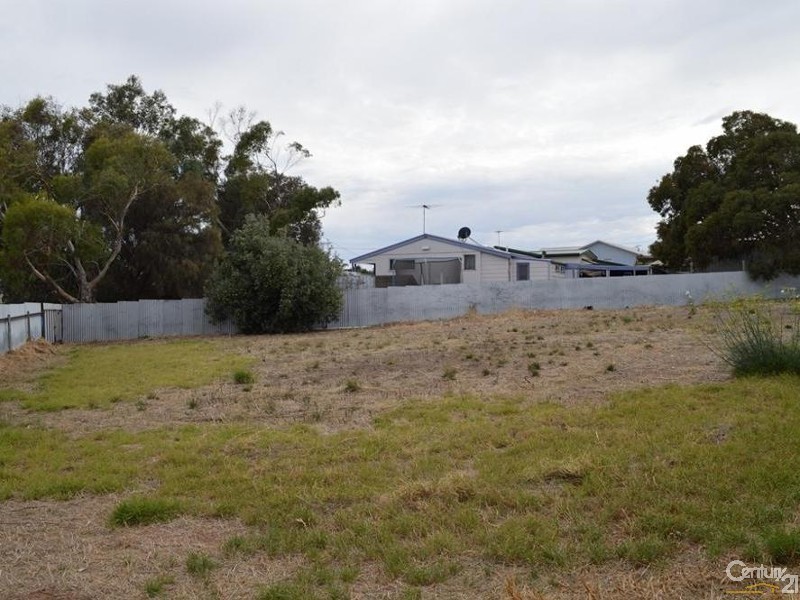 4 Cannes Drive, Sellicks Beach SA 5174