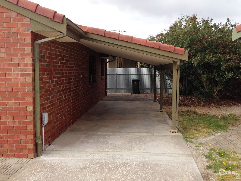 1/2 Warrigal Road, Aldinga Beach SA 5173