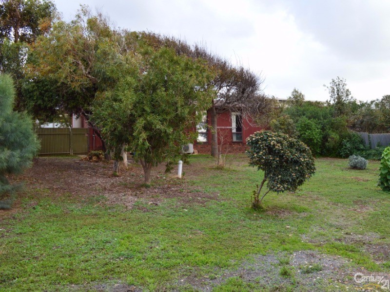 1 Robert Street, Sellicks Beach SA 5174