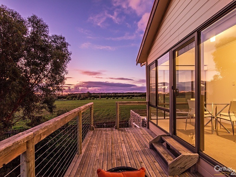 11 Caralue Street, Port Willunga SA 5173