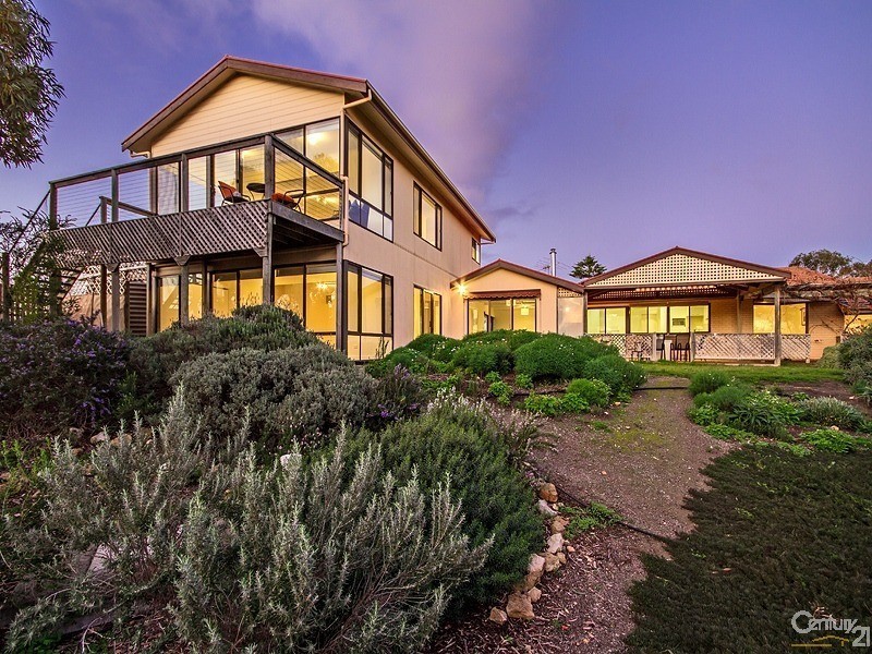11 Caralue Street, Port Willunga SA 5173