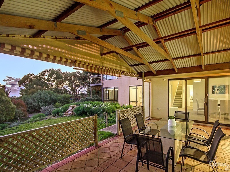 11 Caralue Street, Port Willunga SA 5173