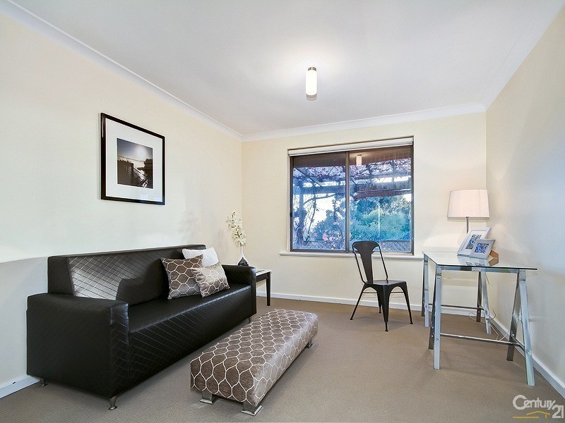 11 Caralue Street, Port Willunga SA 5173