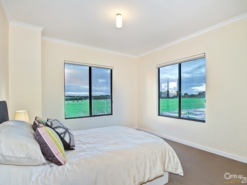 11 Caralue Street, Port Willunga SA 5173