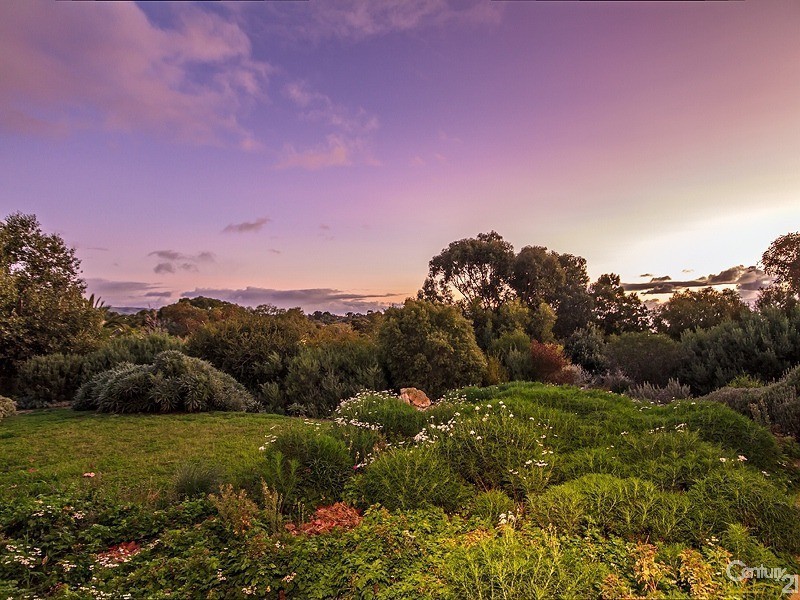11 Caralue Street, Port Willunga SA 5173