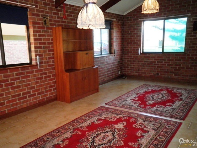 2/2 Warrigal Road, Aldinga Beach SA 5173