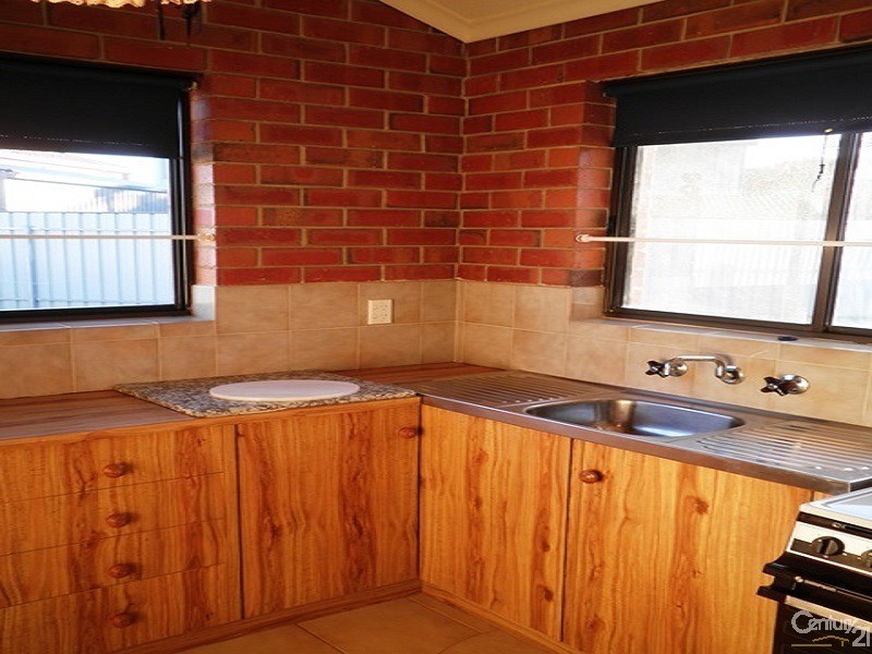 2/2 Warrigal Road, Aldinga Beach SA 5173