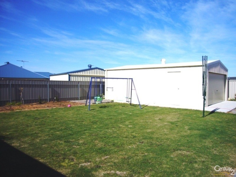 8 Spinnaker Court, Aldinga Beach SA 5173