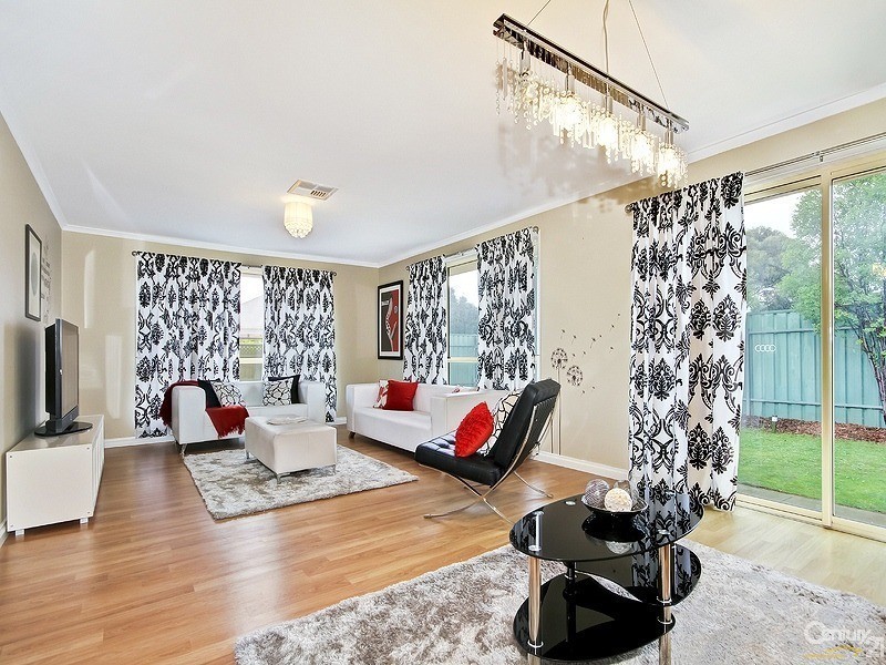 24 Eloise Avenue, Hallett Cove SA 5158