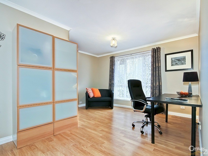 24 Eloise Avenue, Hallett Cove SA 5158