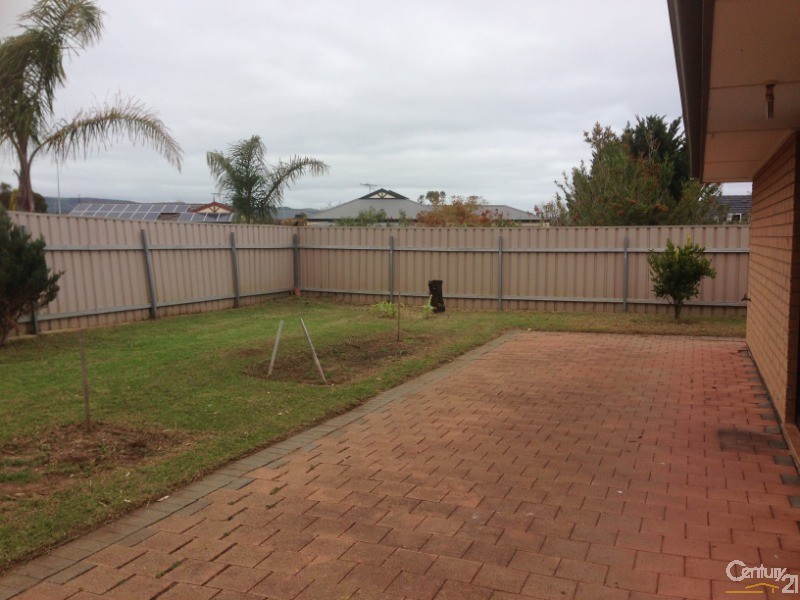 24 Pridham Boulevard, Aldinga Beach SA 5173