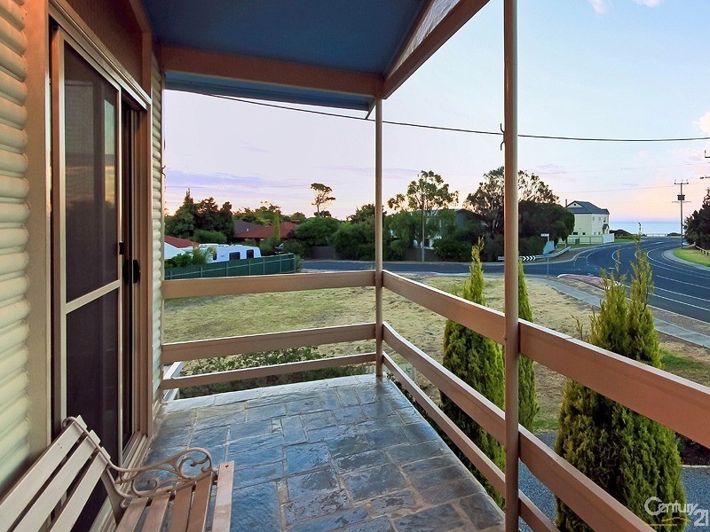 8 Quinliven Road, Aldinga Beach SA 5173