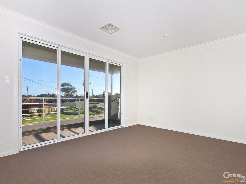 11 Hamilton Road, Aldinga Beach SA 5173