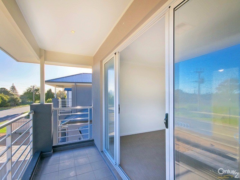 11 Hamilton Road, Aldinga Beach SA 5173