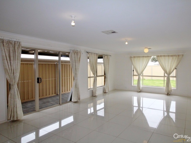 75 Dover Street, Aldinga Beach SA 5173