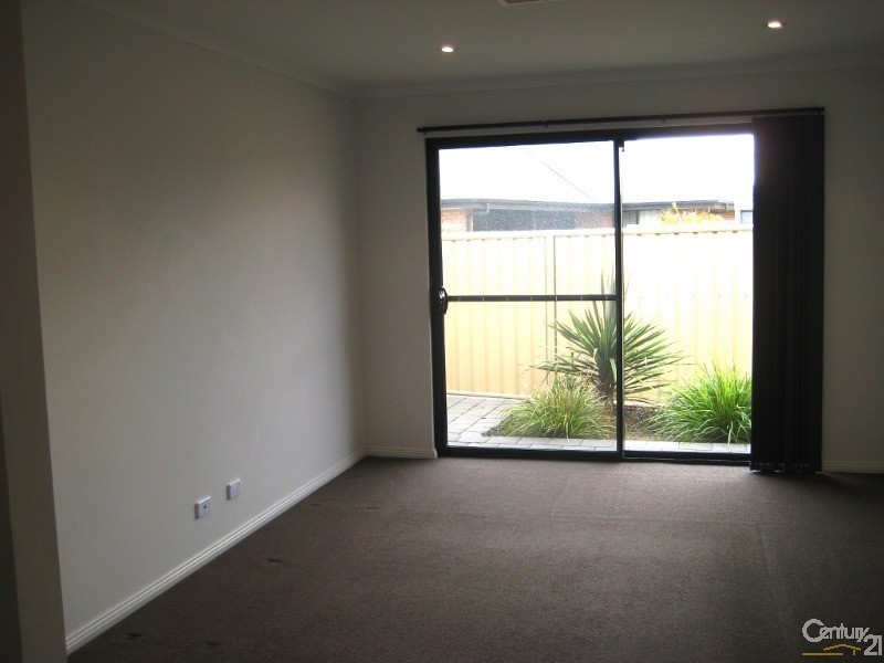 24 Deck Crescent, Seaford Meadows SA 5169