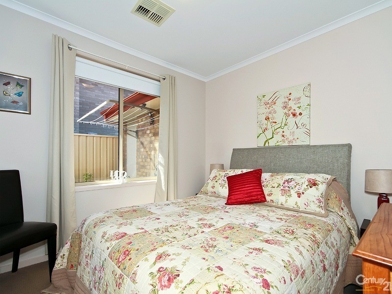 13 Pinkgum Avenue, Aldinga Beach SA 5173