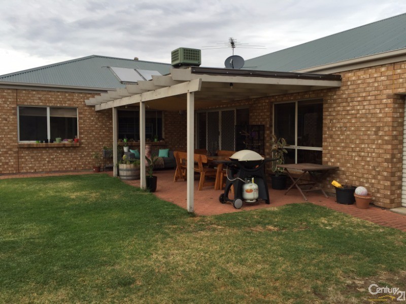 2 Basin Street, Aldinga Beach SA 5173