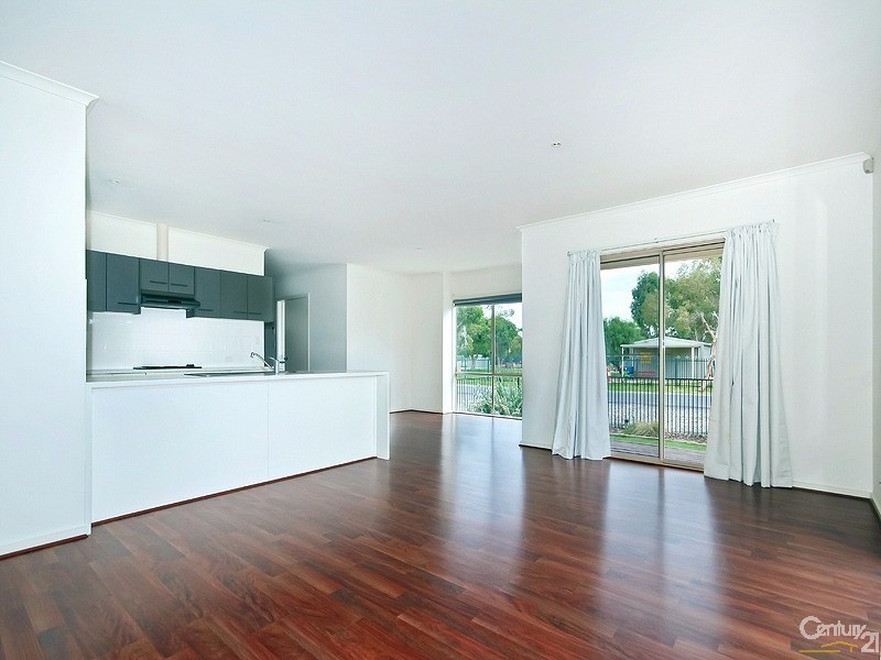8 John Street, Aldinga Beach SA 5173