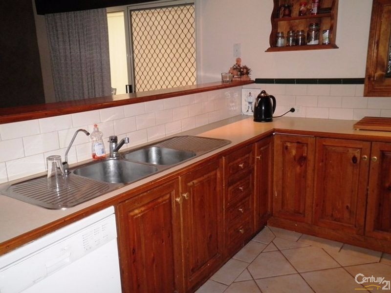 1 Chiton Avenue, Seaford Rise SA 5169