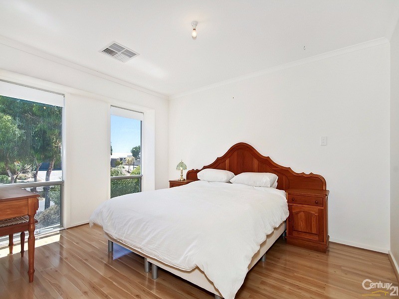 12 Kaurna Avenue, Aldinga Beach SA 5173