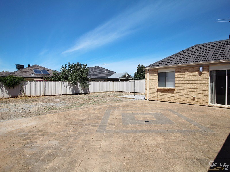 90 Quinliven Road, Aldinga Beach SA 5173