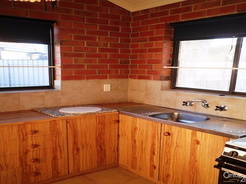 2/2 Warrigal Road, Aldinga Beach SA 5173