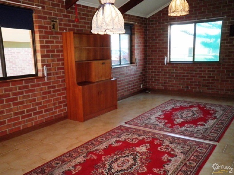 2/2 Warrigal Road, Aldinga Beach SA 5173