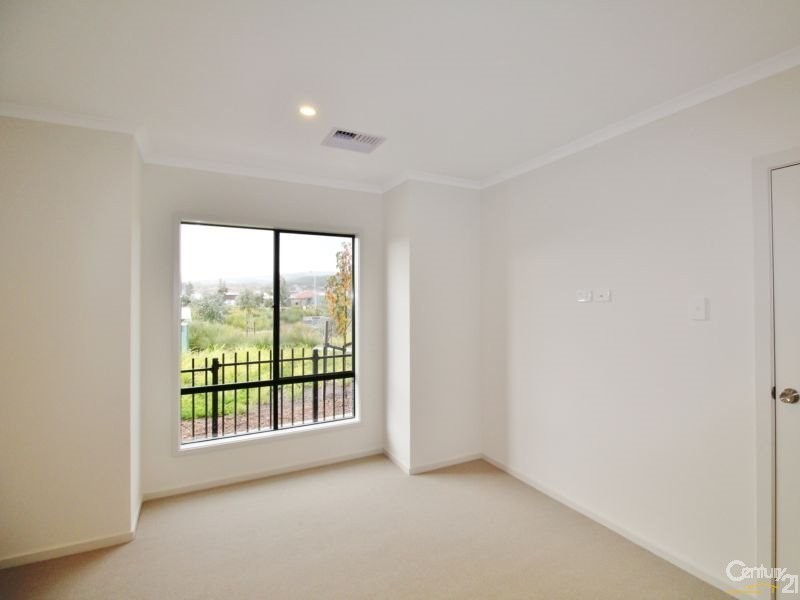 1 Rainbow Lane, Woodcroft SA 5162