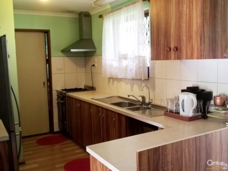 4 Irving Road, Aldinga Beach SA 5173