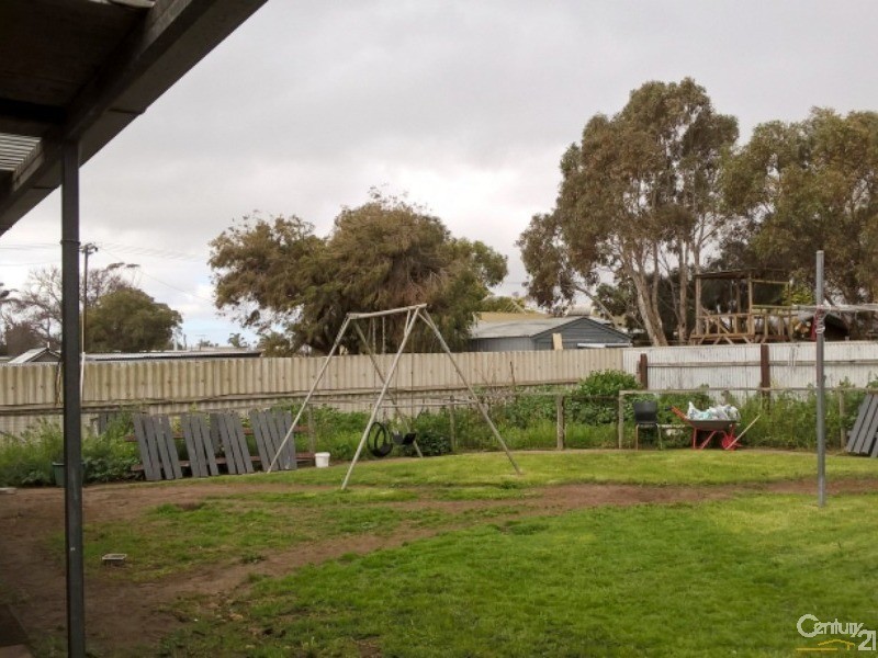 4 Irving Road, Aldinga Beach SA 5173