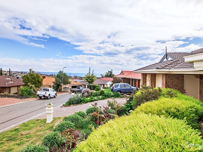 5 Waratah Avenue, Seaford Rise SA 5169