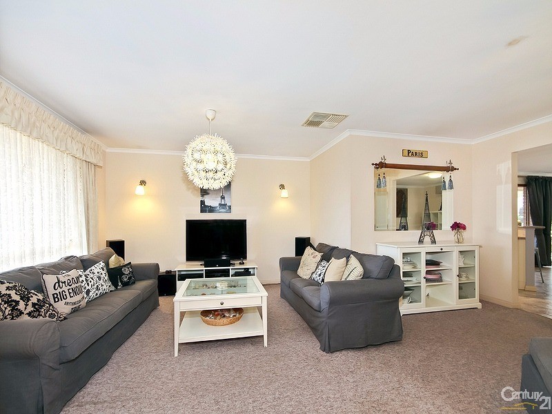 5 Waratah Avenue, Seaford Rise SA 5169