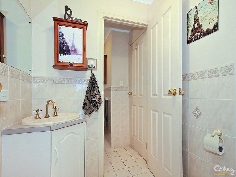 5 Waratah Avenue, Seaford Rise SA 5169