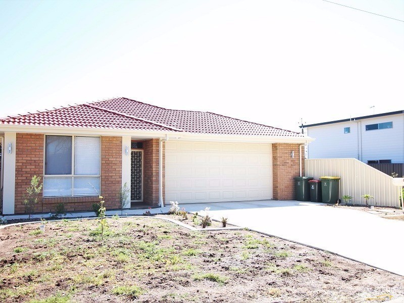 4 Harvey Crescent, Aldinga Beach SA 5173