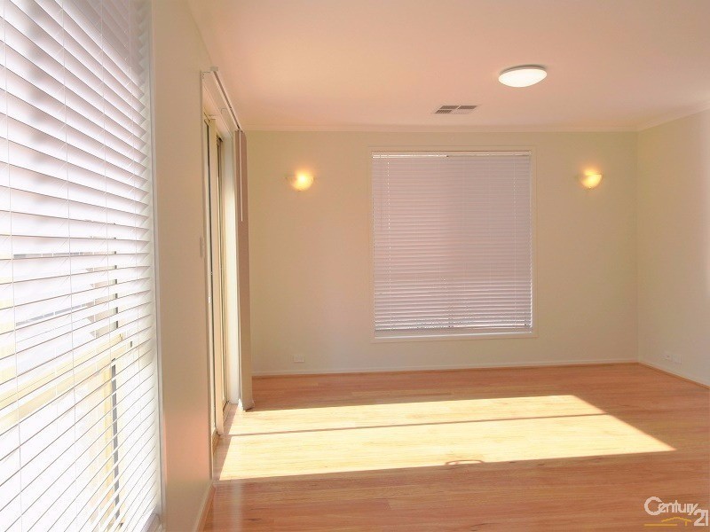 4 Harvey Crescent, Aldinga Beach SA 5173