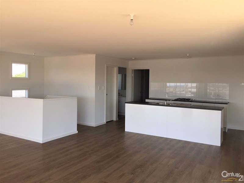 6 Harvey Crescent, Aldinga Beach SA 5173